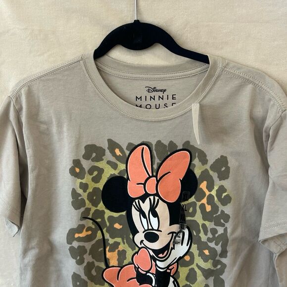 Disney T-Shirt Women's Size XL Color Gray Minnie Mouse Graphic T-Shirt. NWT - Picture 3 of 10